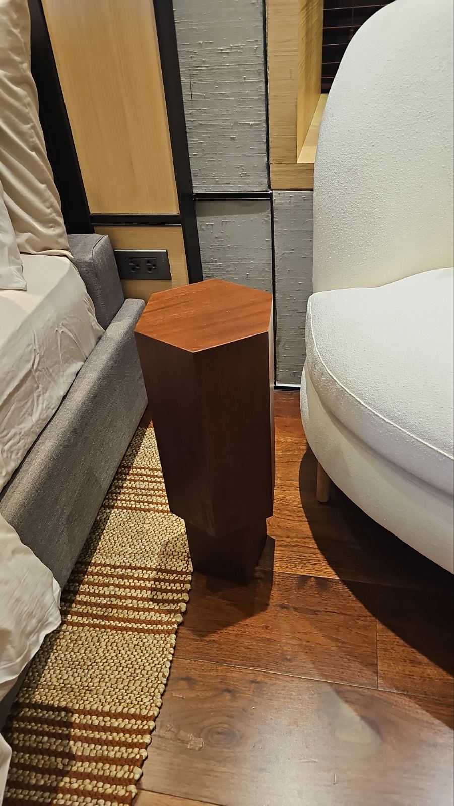 Hexahix Side Table